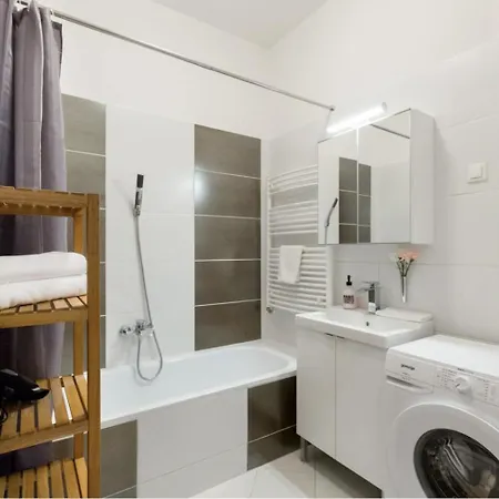 Apartment Kazinczy 3 Jewish Hq Bedroom + Living With Balcony *
