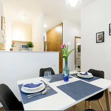 Kazinczy 3 Jewish Hq Bedroom + Living With Balcony Budapest