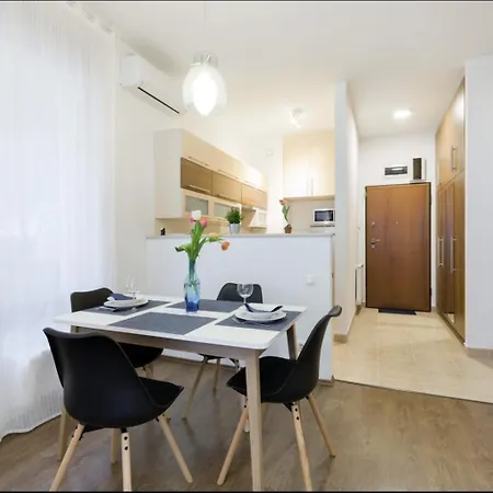 Kazinczy 3 Jewish Hq Bedroom + Living With Balcony Apartment *