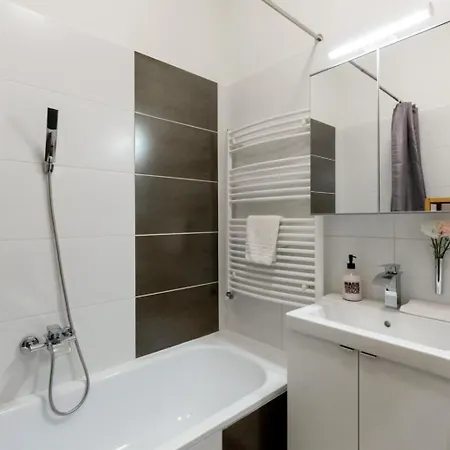 Apartment Kazinczy 3 Jewish Hq Bedroom + Living With Balcony *