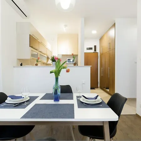 Kazinczy 3 Jewish Hq Bedroom + Living With Balcony