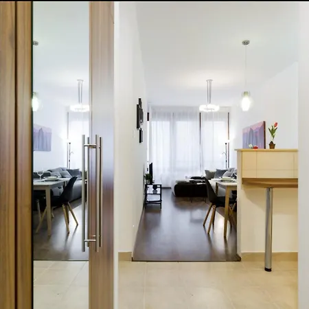 Kazinczy 3 Jewish Hq Bedroom + Living With Balcony