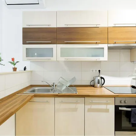 Kazinczy 3 Jewish Hq Bedroom + Living With Balcony דירה *
