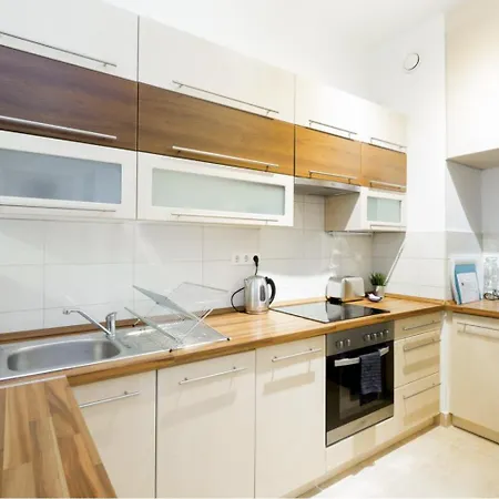 Kazinczy 3 Jewish Hq Bedroom + Living With Balcony * Budapest