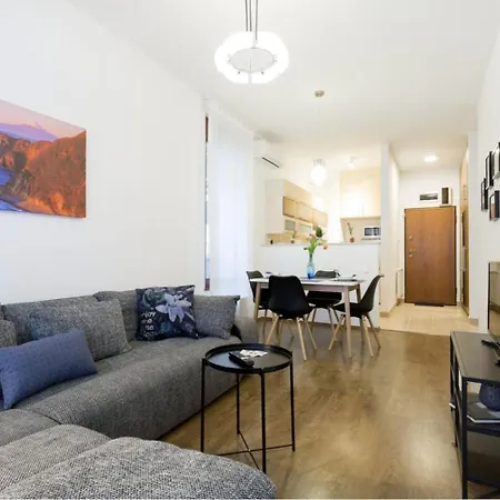 Kazinczy 3 Jewish Hq Bedroom + Living With Balcony * בודפשט